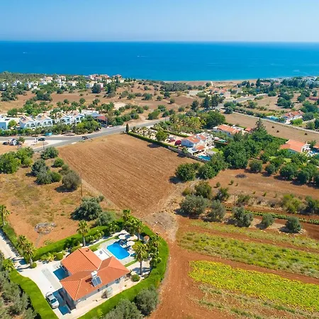 Chrystalla Neo Chorio