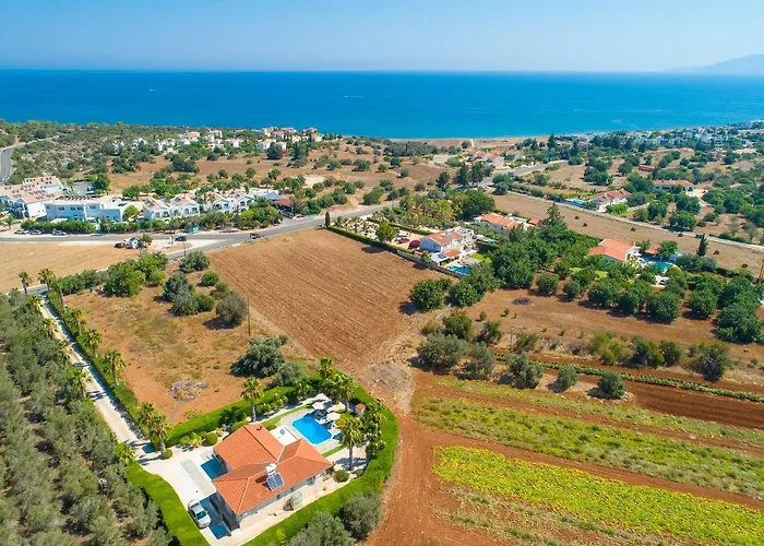 Chrystalla Neo Chorio