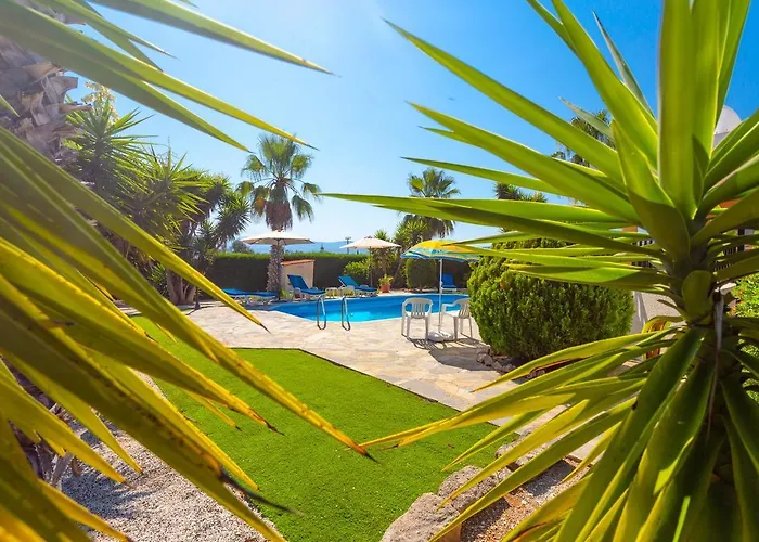 Chrystalla * Neo Chorio